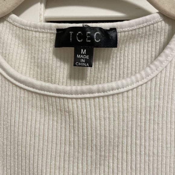 High neck Ribbed Crop top - Picture 2 of 3